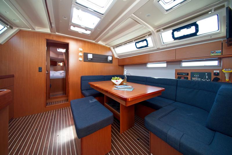 Book yachts online - sailboat - Bavaria 46 CN - MH 77 - rent