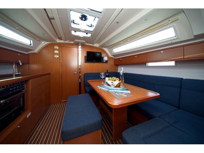 Book yachts online - sailboat - Bavaria Cruiser 41 - MH 57 - rent