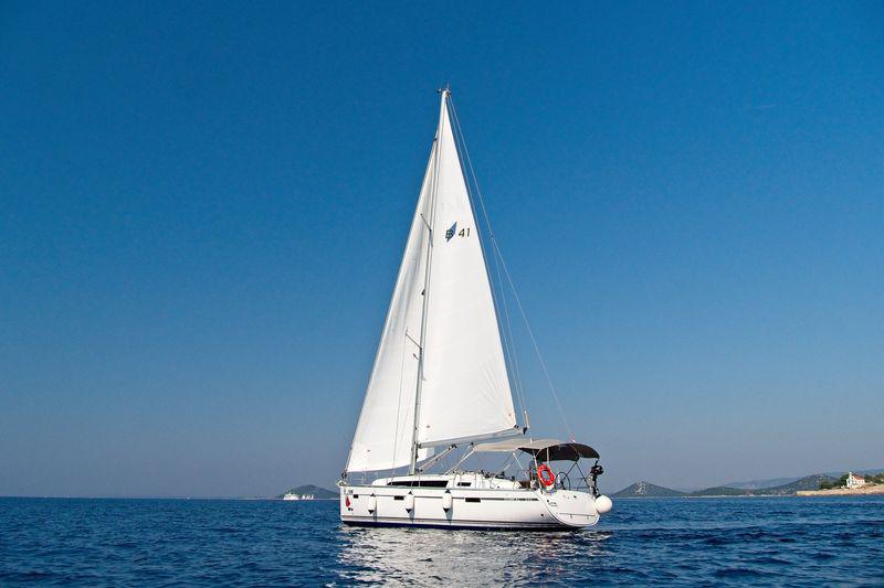 Book yachts online - sailboat - Bavaria Cruiser 41 - MH 59 - rent