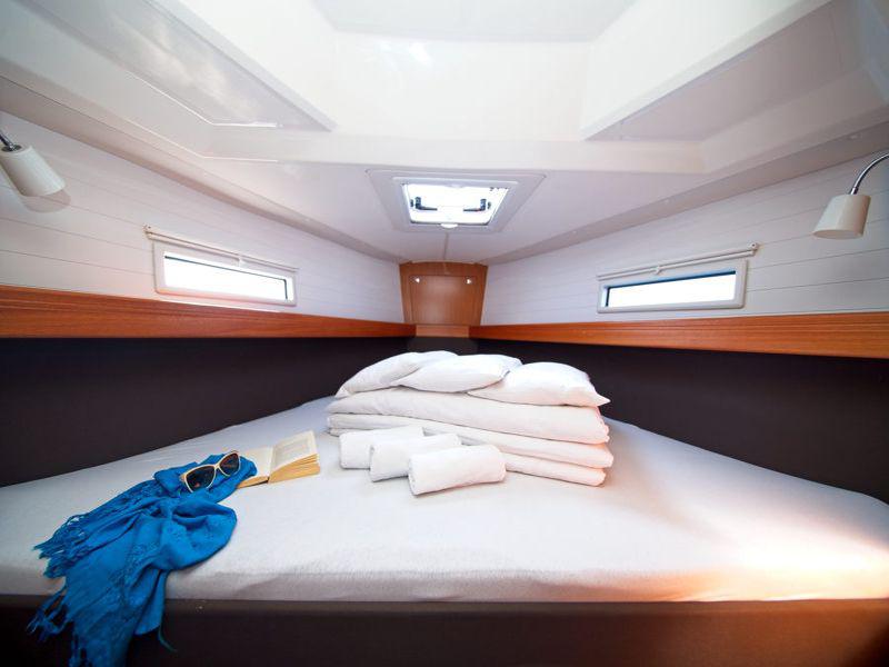 Book yachts online - sailboat - Bavaria Cruiser 41 - MH 62 - rent