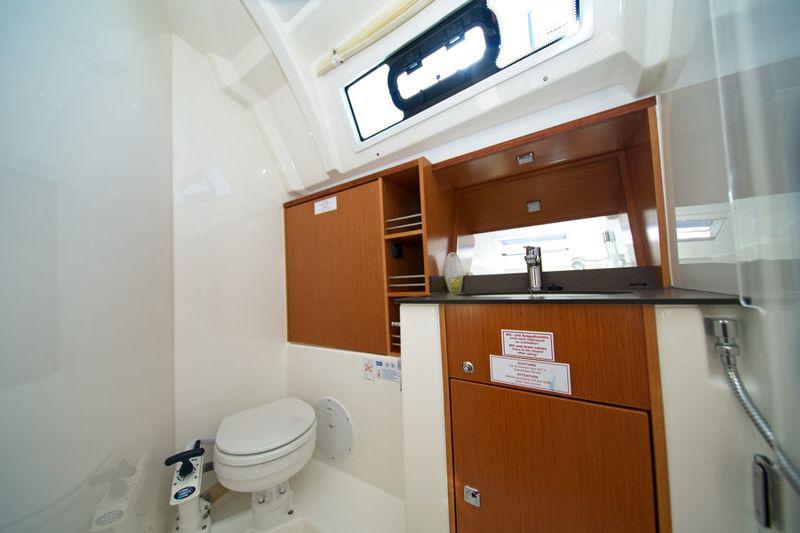 Book yachts online - sailboat - Bavaria Cruiser 41 - MH 74 - rent