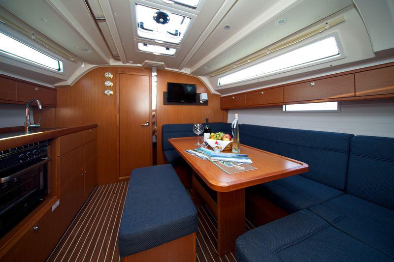 Book yachts online - sailboat - Bavaria Cruiser 41 - MH 76 - rent
