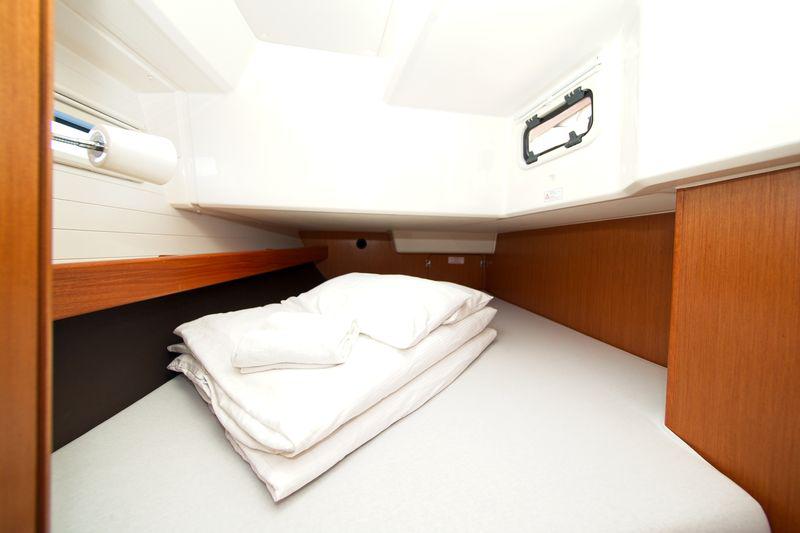 Book yachts online - sailboat - Bavaria Cruiser 41 - MH 76 - rent