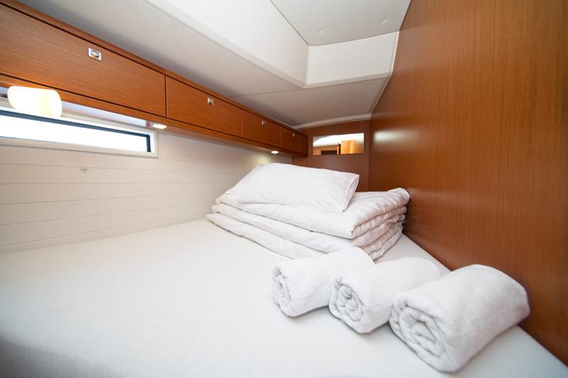 Book yachts online - sailboat - Bavaria 46 CN - MH 42 - rent