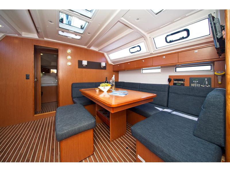 Book yachts online - sailboat - Bavaria 46 CN - MH 44 - rent
