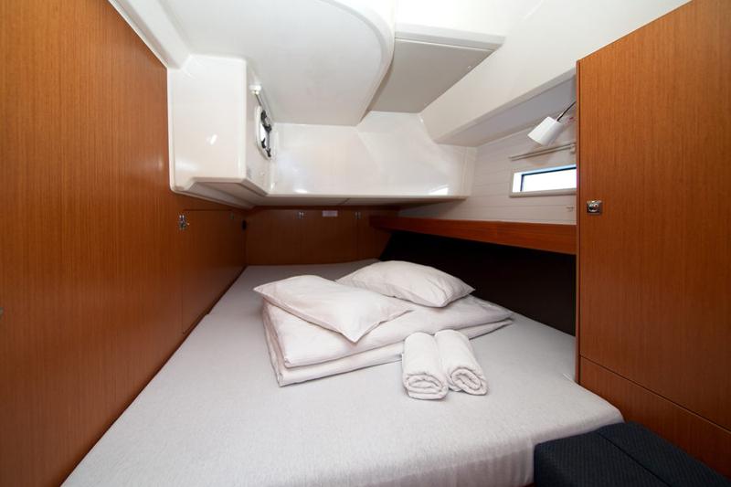 Book yachts online - sailboat - Bavaria 46 CN - MH 82 - rent