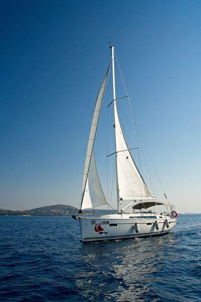 Book yachts online - sailboat - Bavaria Cruiser 41 - MH 58 - rent