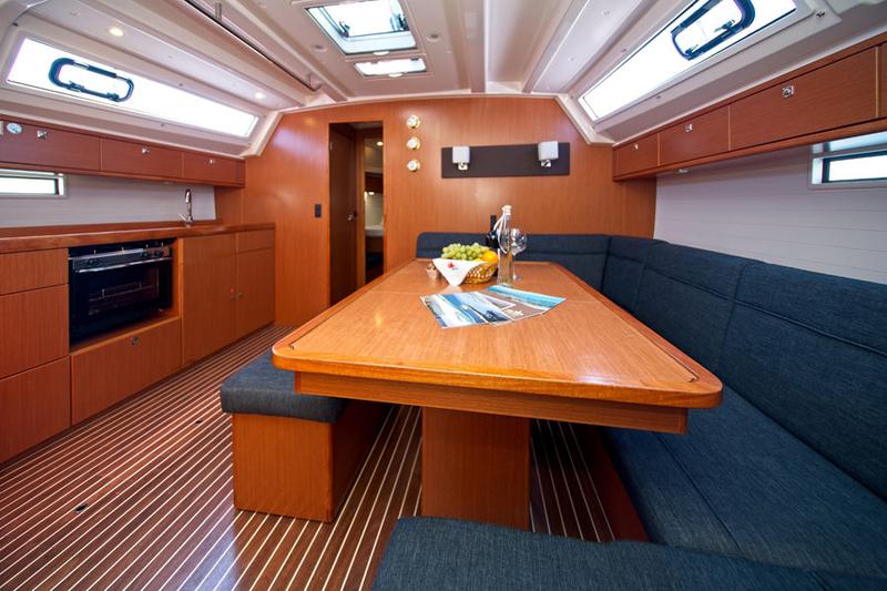 Book yachts online - sailboat - Bavaria 46 CN - MH 38 - rent