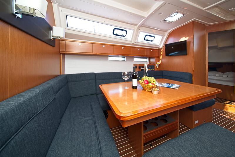 Book yachts online - sailboat - Bavaria 46 CN - MH 56 - rent