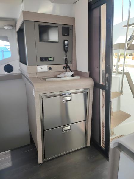Book yachts online - catamaran - Fountaine Pajot Isla 40 - Isla (Wm+Solar Pan) - rent