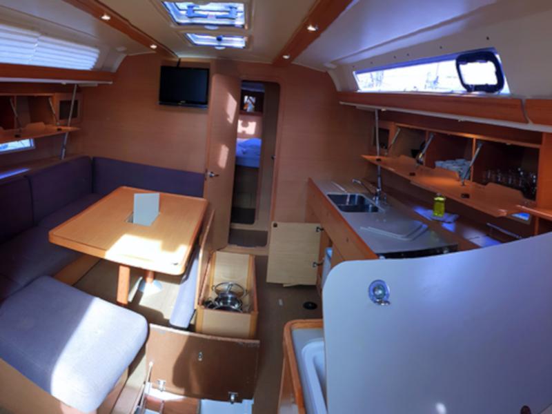 Book yachts online - sailboat - Dufour 450 Grand Large - DELICATO - rent