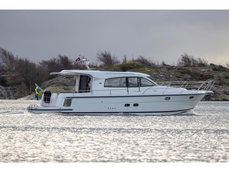 Book yachts online - motorboat - Nimbus 405 Coupe - Unisono - rent