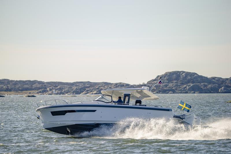Book yachts online - motorboat - Nimbus Tender T11 - RUDDY - rent