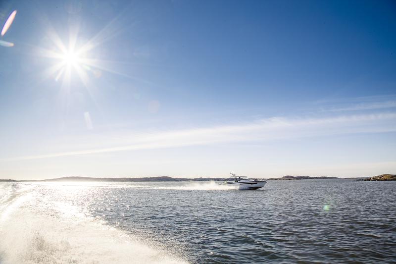 Book yachts online - motorboat - Nimbus Tender T11 - RUDDY - rent
