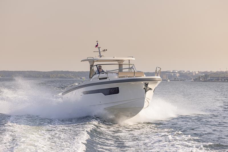 Book yachts online - motorboat - Nimbus Tender T11 - RUDDY - rent