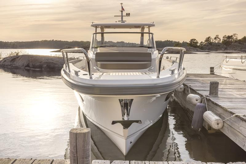 Book yachts online - motorboat - Nimbus Tender T11 - RUDDY - rent