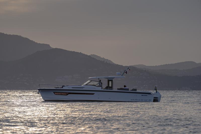 Book yachts online - motorboat - Nimbus Tender T11 - RUDDY - rent