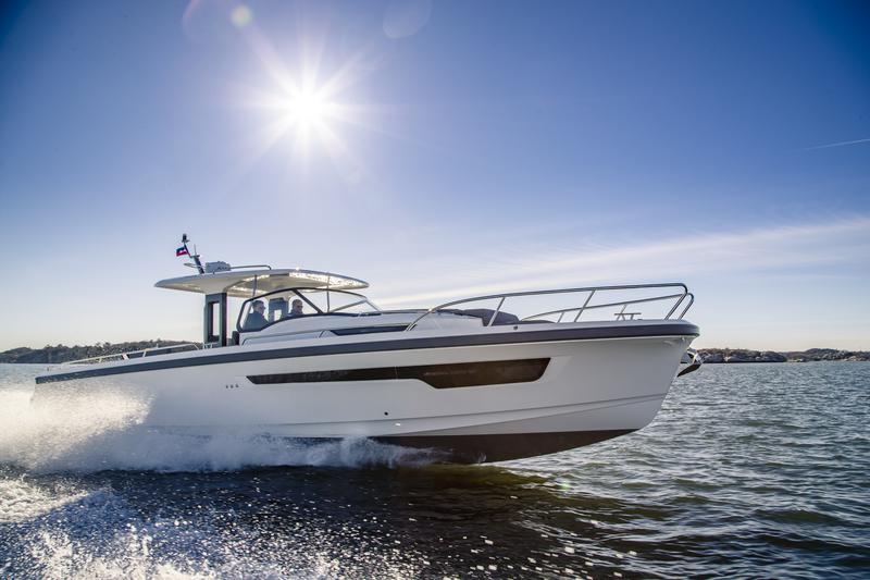 Book yachts online - motorboat - Nimbus Tender T11 - RUDDY - rent