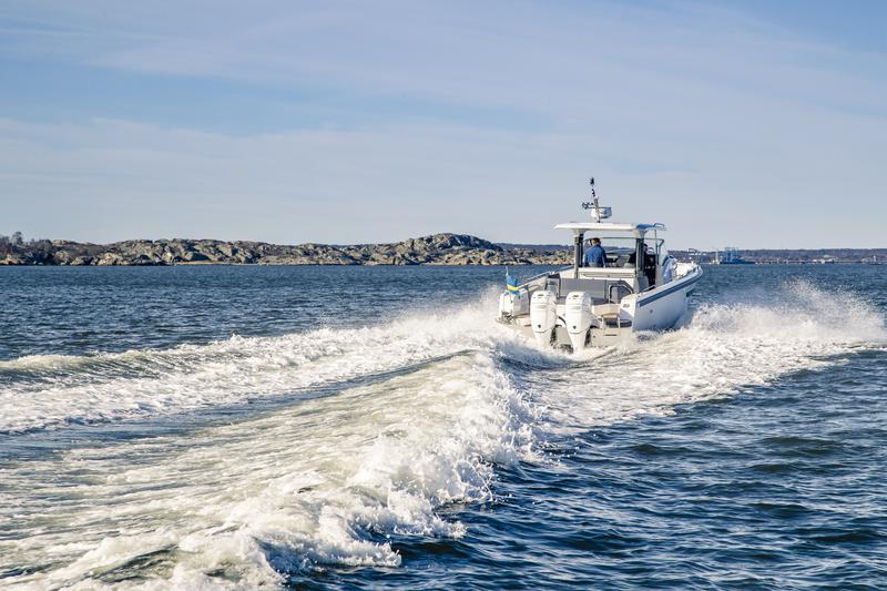 Book yachts online - motorboat - Nimbus Tender T11 - RUDDY - rent