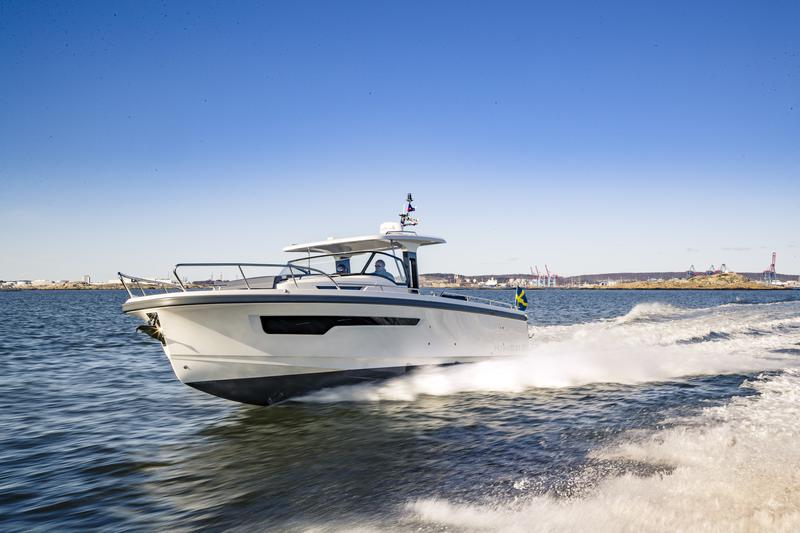 Book yachts online - motorboat - Nimbus Tender T11 - RUDDY - rent