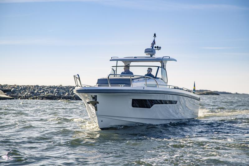 Book yachts online - motorboat - Nimbus Tender T11 - RUDDY - rent