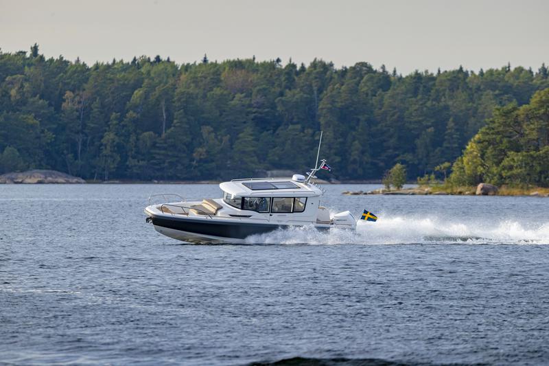 Book yachts online - motorboat - Nimbus Commuter 9 - STICH - rent