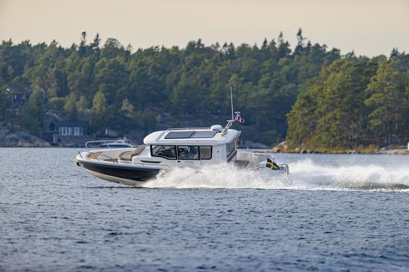 Book yachts online - motorboat - Nimbus Commuter 9 - STICH - rent