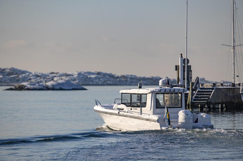 Book yachts online - motorboat - Nimbus Commuter 9 - STICH - rent