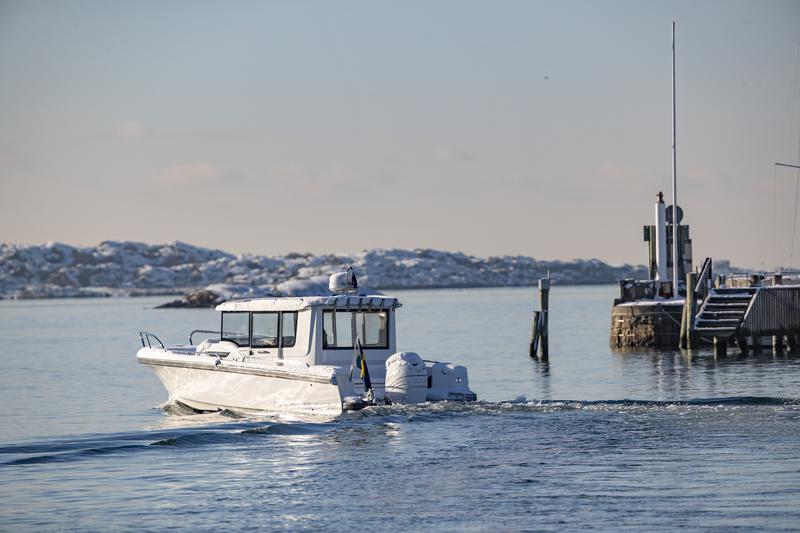 Book yachts online - motorboat - Nimbus Commuter 9 - STICH - rent