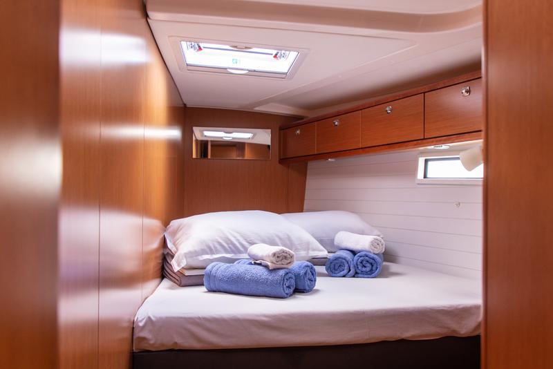 Book yachts online - sailboat - Bavaria 51 Cruiser - Philoctetes - rent