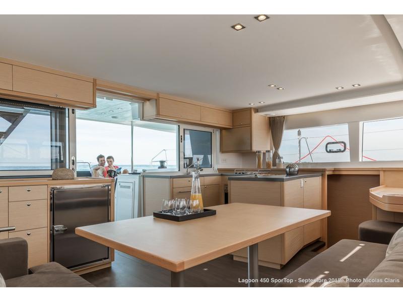 Book yachts online - catamaran - Lagoon 450S - Islette - rent