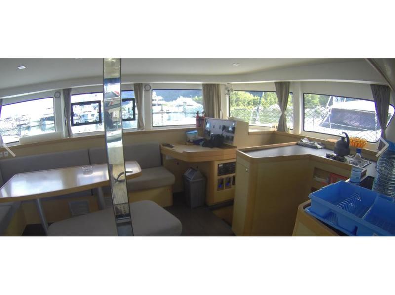 Book yachts online - catamaran - Lagoon 42 - Manaha - rent