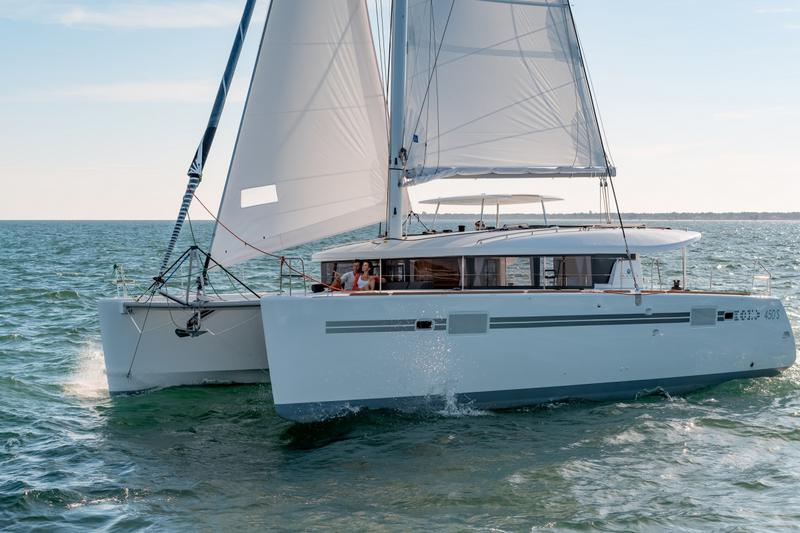 Book yachts online - catamaran - Lagoon 450S - Arome - rent