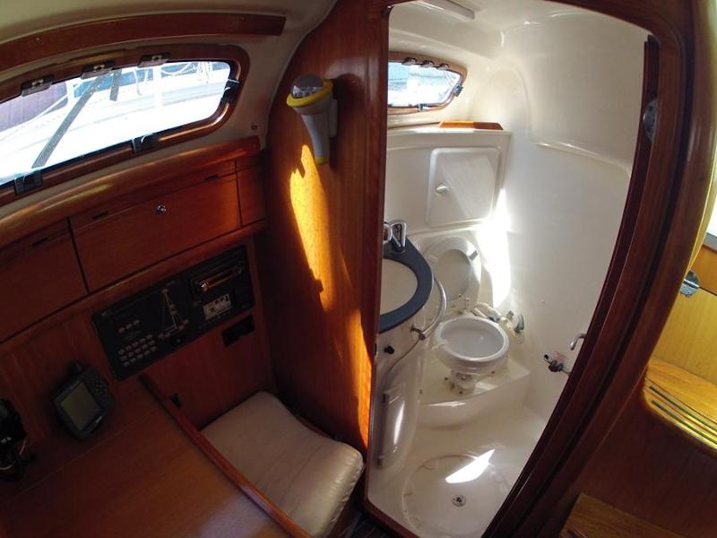 Book yachts online - sailboat - Bavaria 30 - ANA - rent