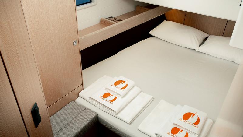 Book yachts online - sailboat - Bavaria Cruiser 46 - BARCELONA - rent