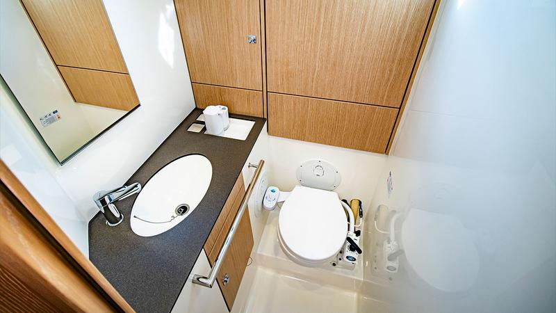 Book yachts online - sailboat - Bavaria Cruiser 46 - AMSTERDAM - rent