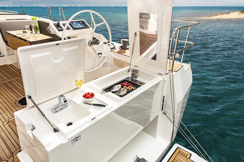 Book yachts online - sailboat - Bavaria C45 Style - SANTA CRUZ - rent