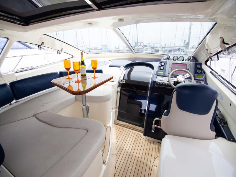 Book yachts online - motorboat - Azimut 55 - Atlantis - rent