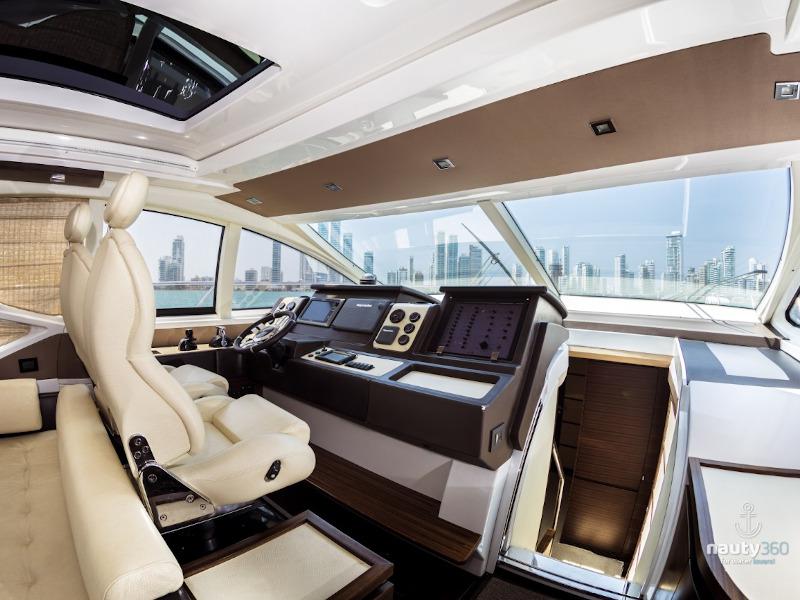 Book yachts online - motorboat - Azimut 62 S - Venecia - rent