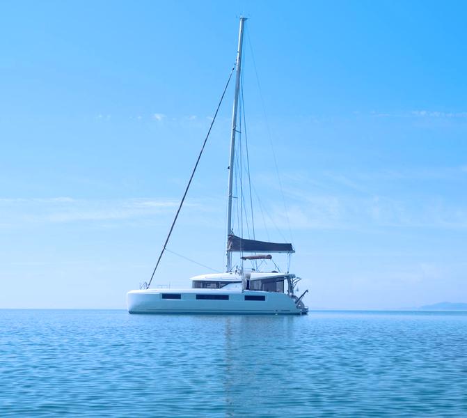 Book yachts online - catamaran - Lagoon 50 - VICTORIA (VIP EQUIPPED, Generator, Air-condition, Watermaker, Teak cockpit, Underwater lights, TV, Icemaker, 2 SUP, Wifi) *Skippered only* - rent