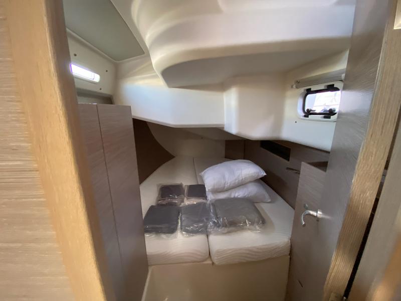 Book yachts online - sailboat - Hanse 458 - ZOE (Generator, Watermaker, Full teak deck, Pearl Grey Hull) - rent