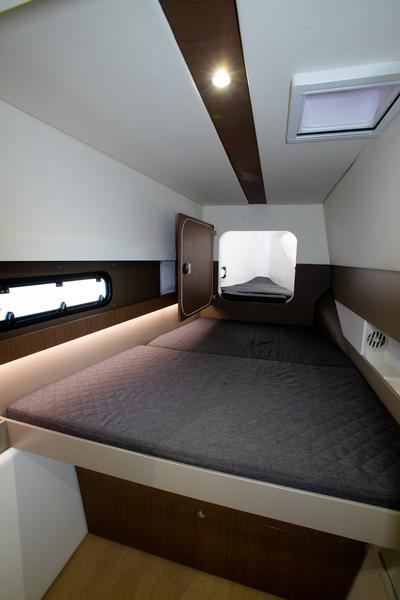 Book yachts online - catamaran - Bali 4.1 - MEDUSA I (generator, air condition, 1 SUP free of charge) - rent