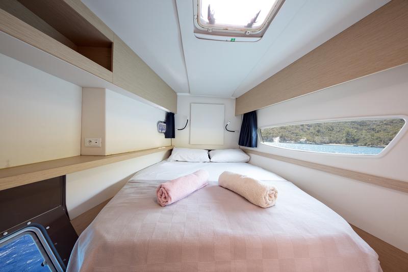 Book yachts online - catamaran - Helia 44 - Zeldam - rent