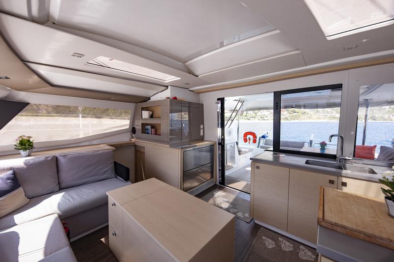 Book yachts online - catamaran - Helia 44 - Zeldam - rent