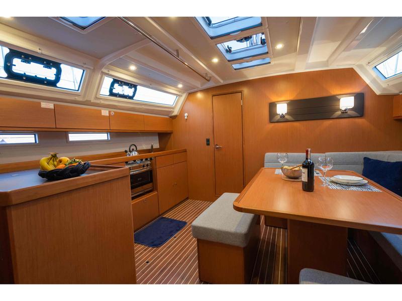 Book yachts online - sailboat - Bavaria 46 Cruiser - Classy - rent
