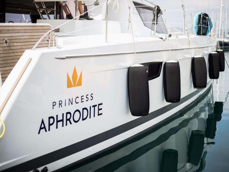Book yachts online - catamaran - Saba 50 - Princess Aphrodite (crewed) - rent