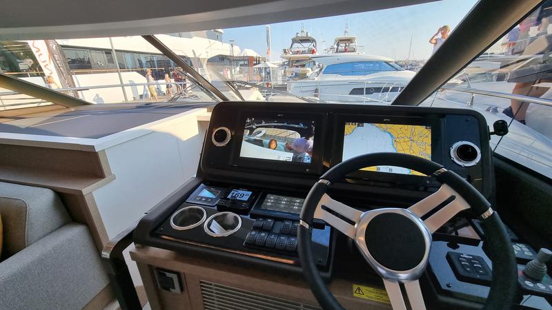 Book yachts online - motorboat - Prestige 520 - ALIZÉ - rent