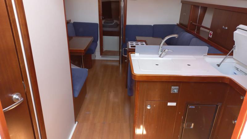 Book yachts online - sailboat - Hanse 375 - Baba Yaga - rent