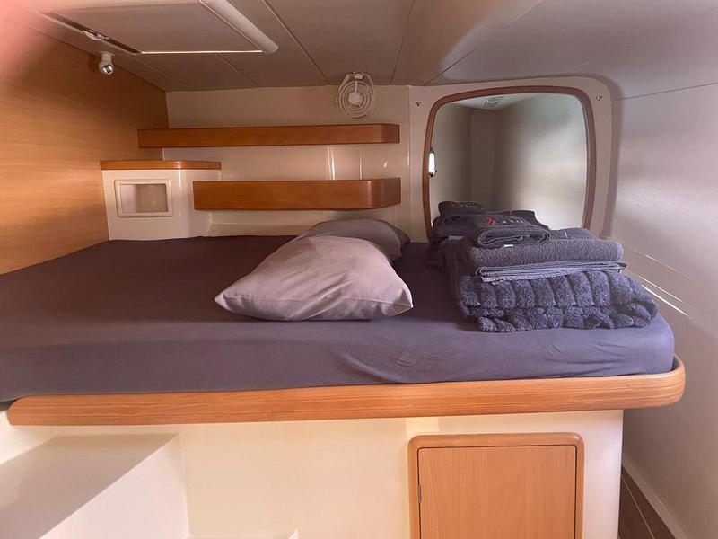 Book yachts online - catamaran - Leopard 4300 - Emocean - rent