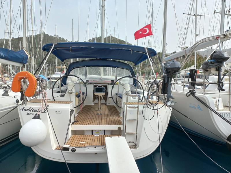 Book yachts online - sailboat - Dufour 445 GL 6 pax - Ambiente V - rent